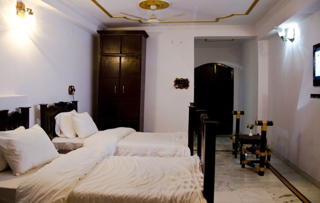 Hammeer Garhi Heritage Resort